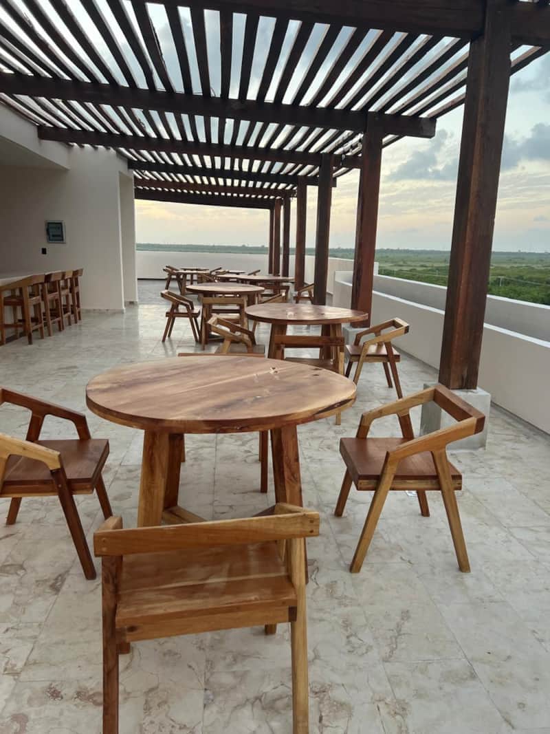 A1456539 890b 4400 9a66 0b5c824d8c0b