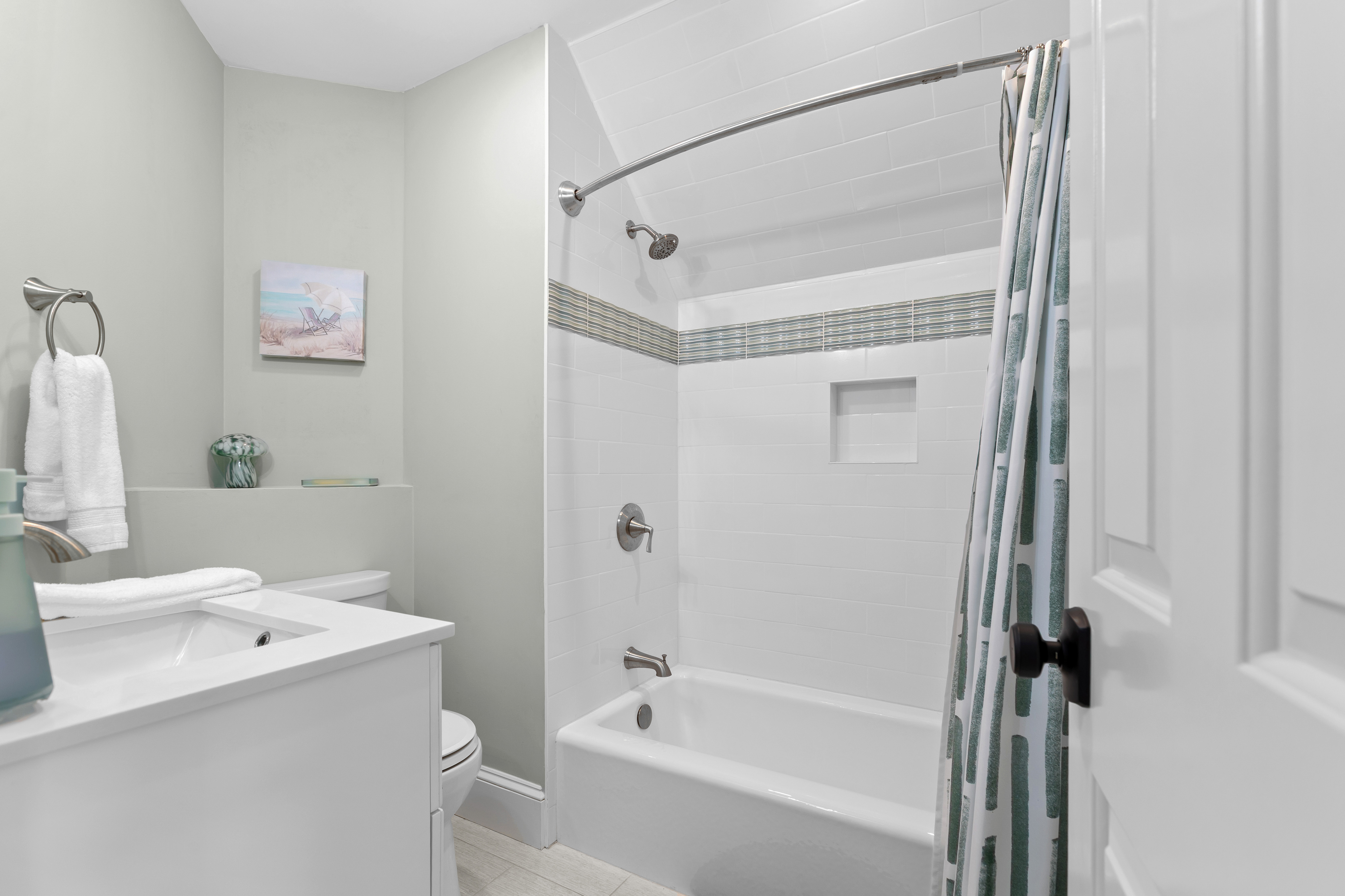 Twin Bathroom