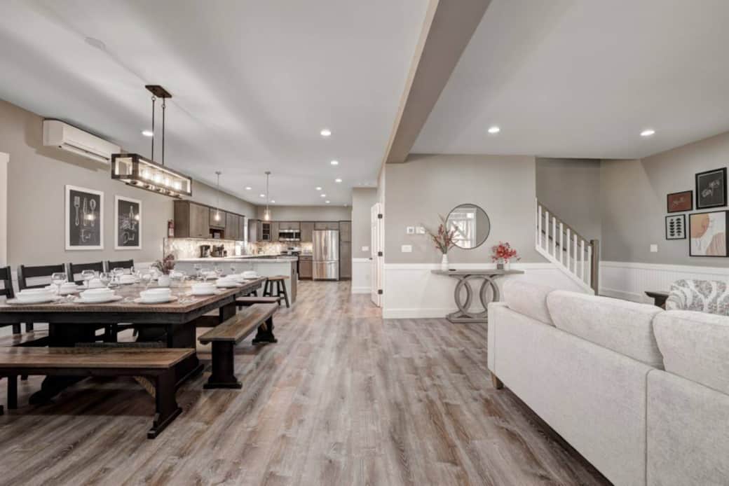 Great room & Dinning room with Lake view. Dinning table with 12 seats. Island with 4 seats.
