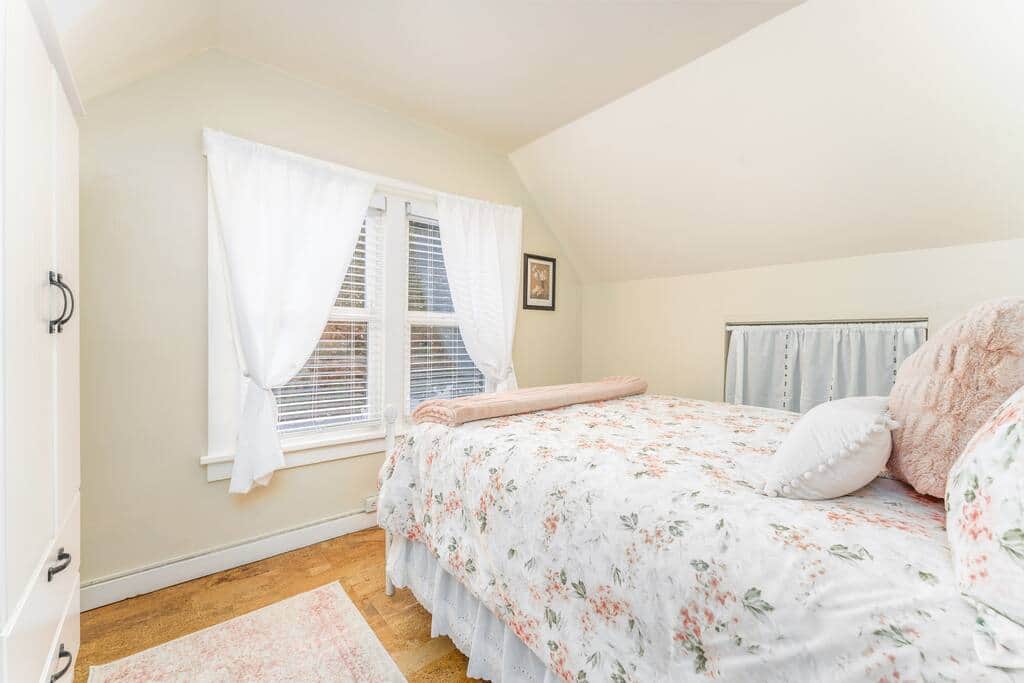 Upstairs bedroom #3 with Queen mattress. Personal bathroom directly across from bedroom. Upstairs bedroom #3 with Queen mattress. Personal bathroom directly across from bedroom.