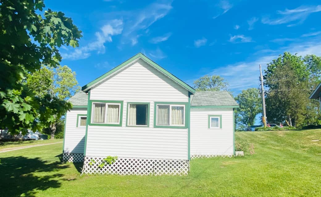 Housekeeping cottage