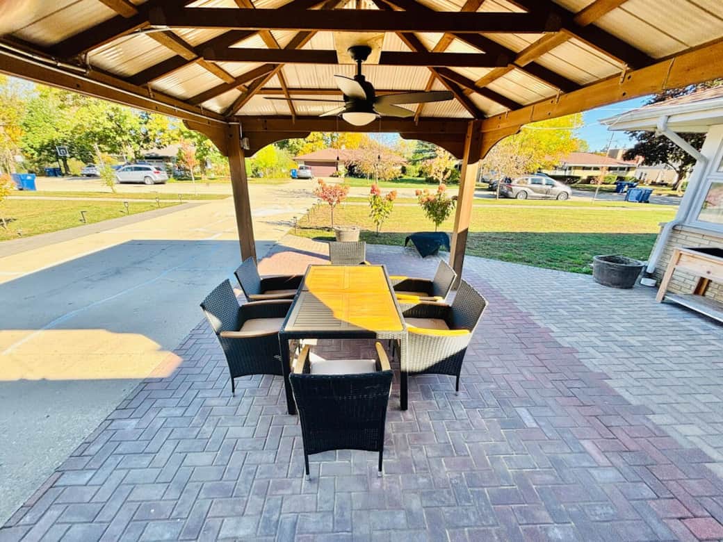 Front gazebo for your enjoyment.