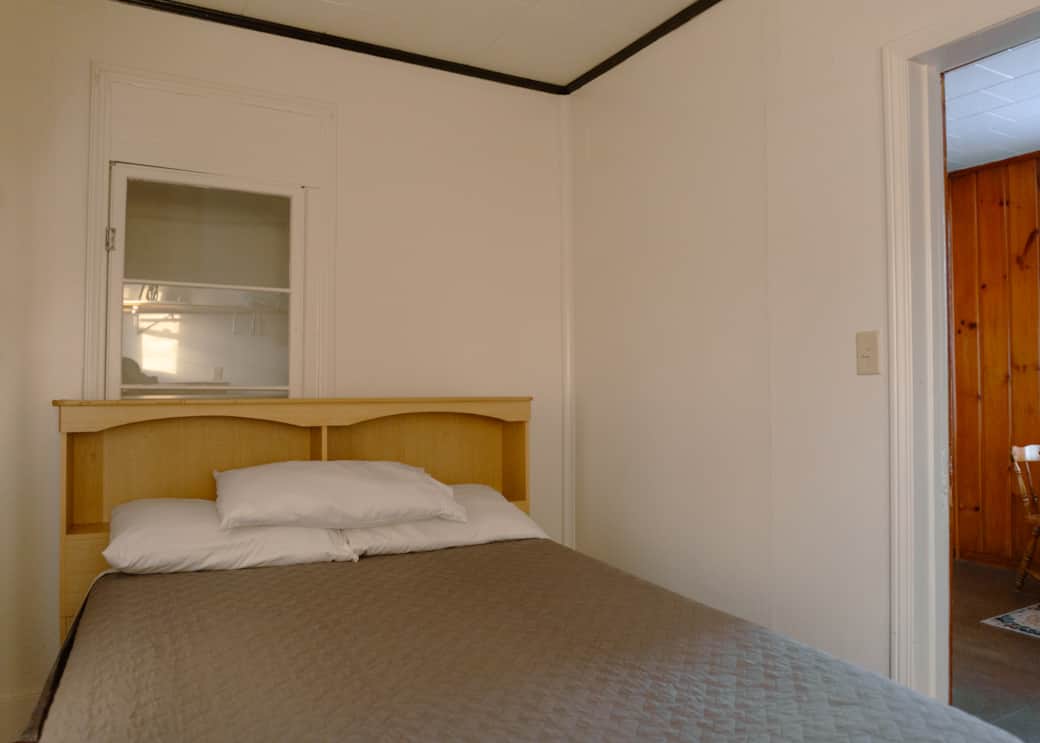Hunters Den Bedroom1 Hunters Den Bedroom1