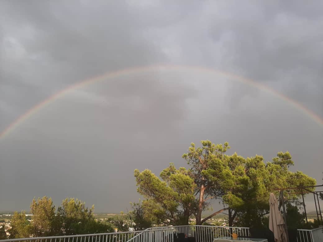 Vue du toit-terrasse : arc-en-ciel 