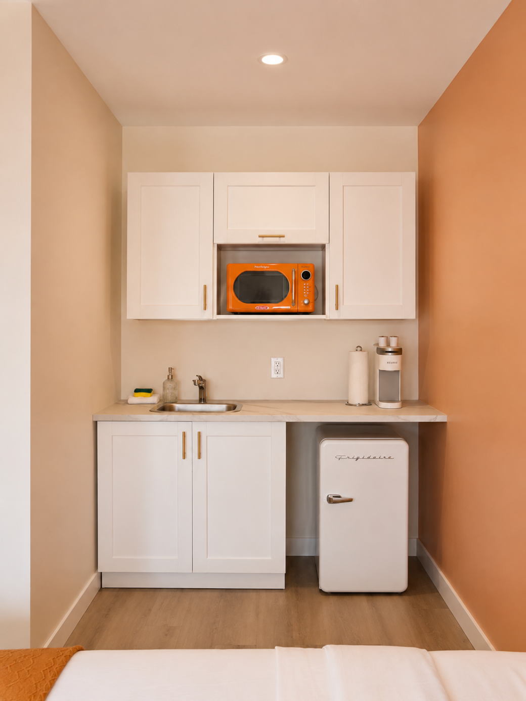 Kitchenette char 2 Kitchenette char 2