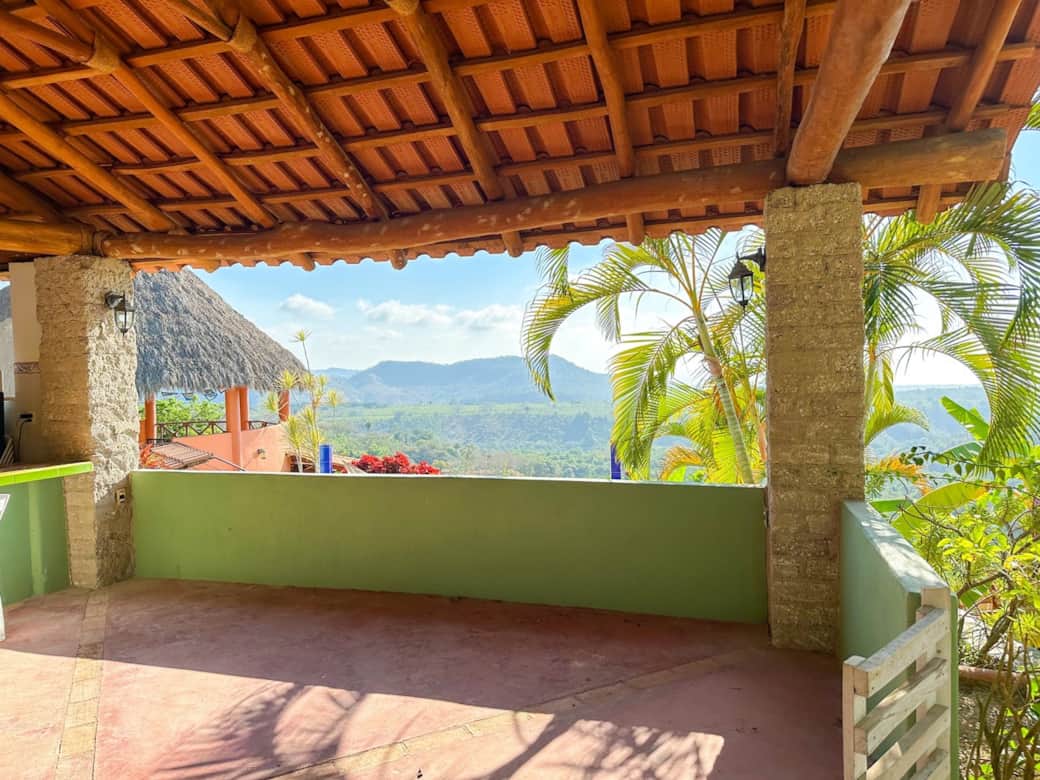 Palapa techada con vista al valle en Cerrito Encantado