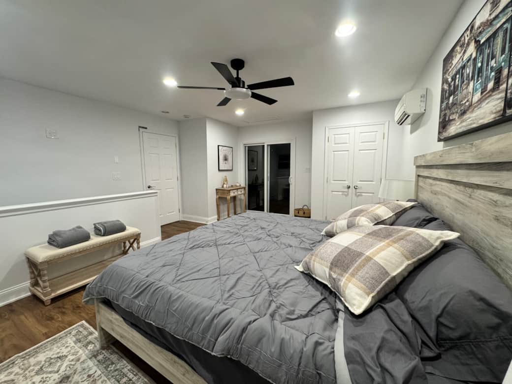 Master Bedroom - King Suite