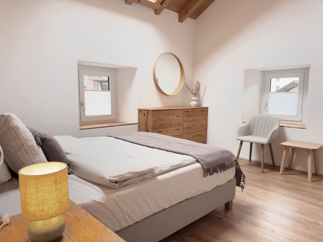 Helles, geräumiges Doppelbett-Zimmer – dein komfortabler Rückzugsort im Tgesa Monica