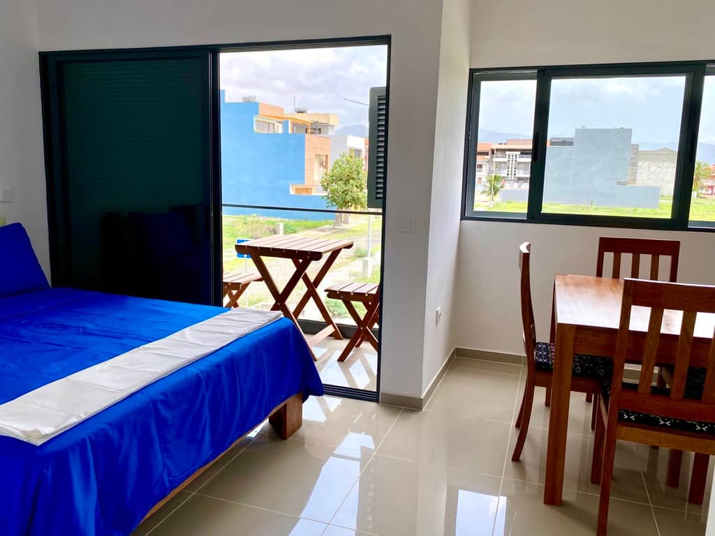 B51DAAB6 FF71 43EC 80AD E3AC6022013A 1 105 c