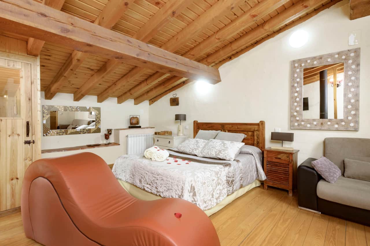 Dormitorio con diván tantra