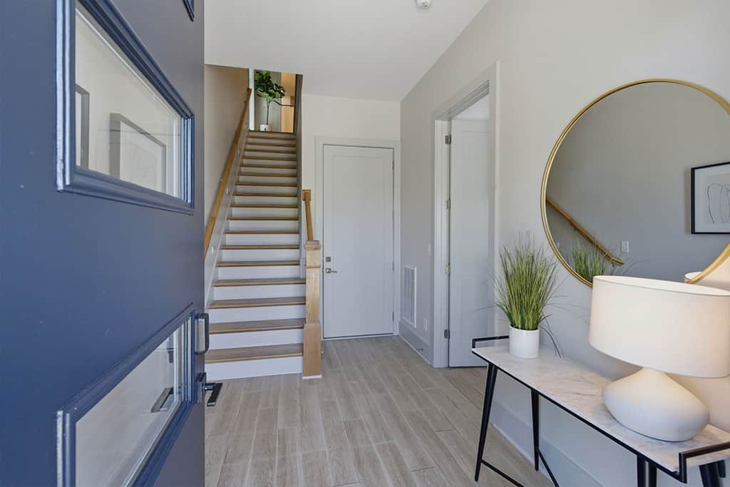 The Retreat Entry