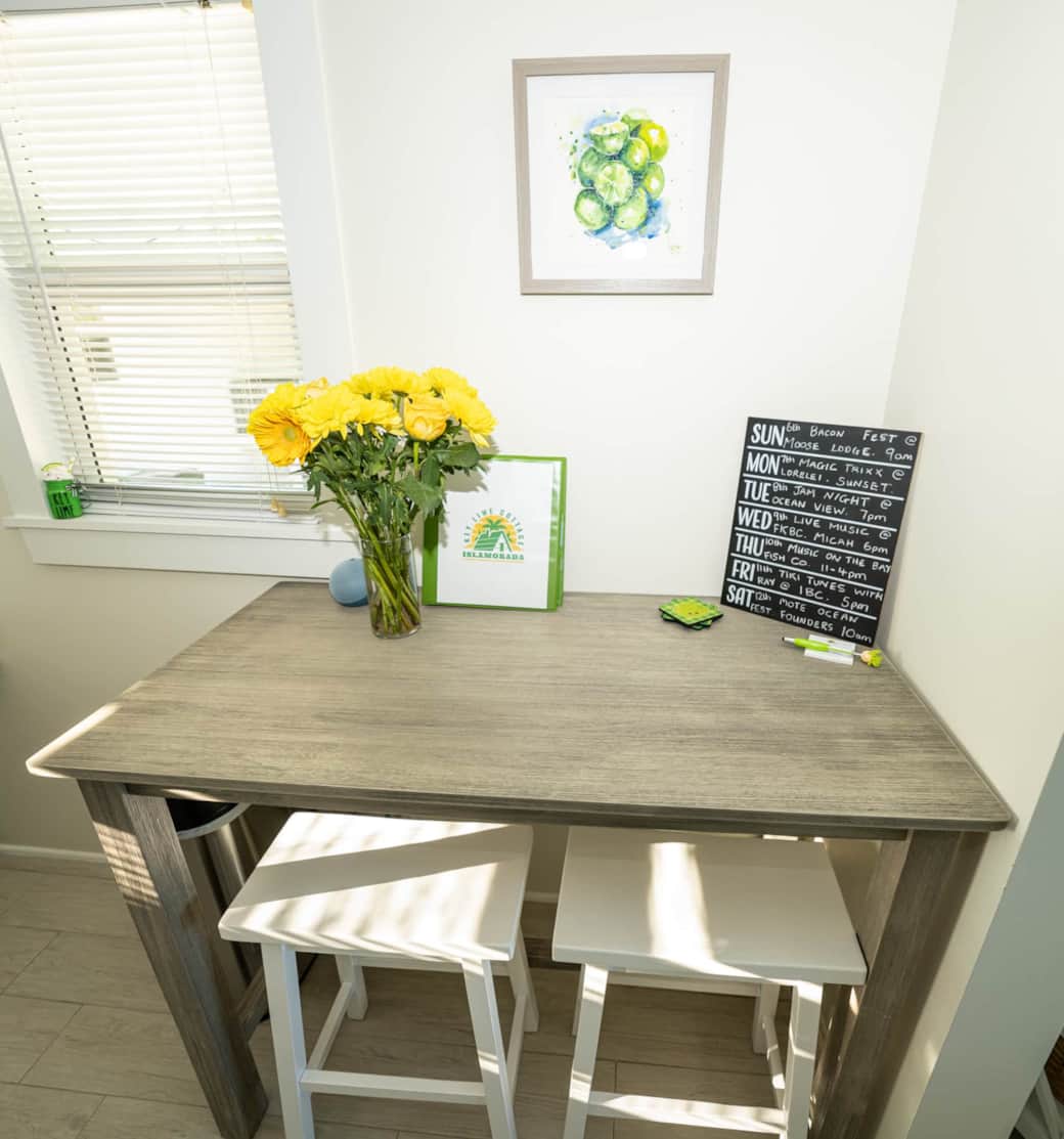 Kitchen dining 