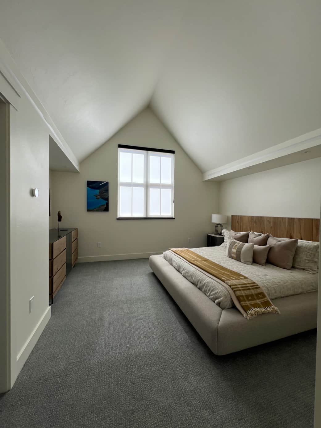 Master Suite Upstairs (King Bed)