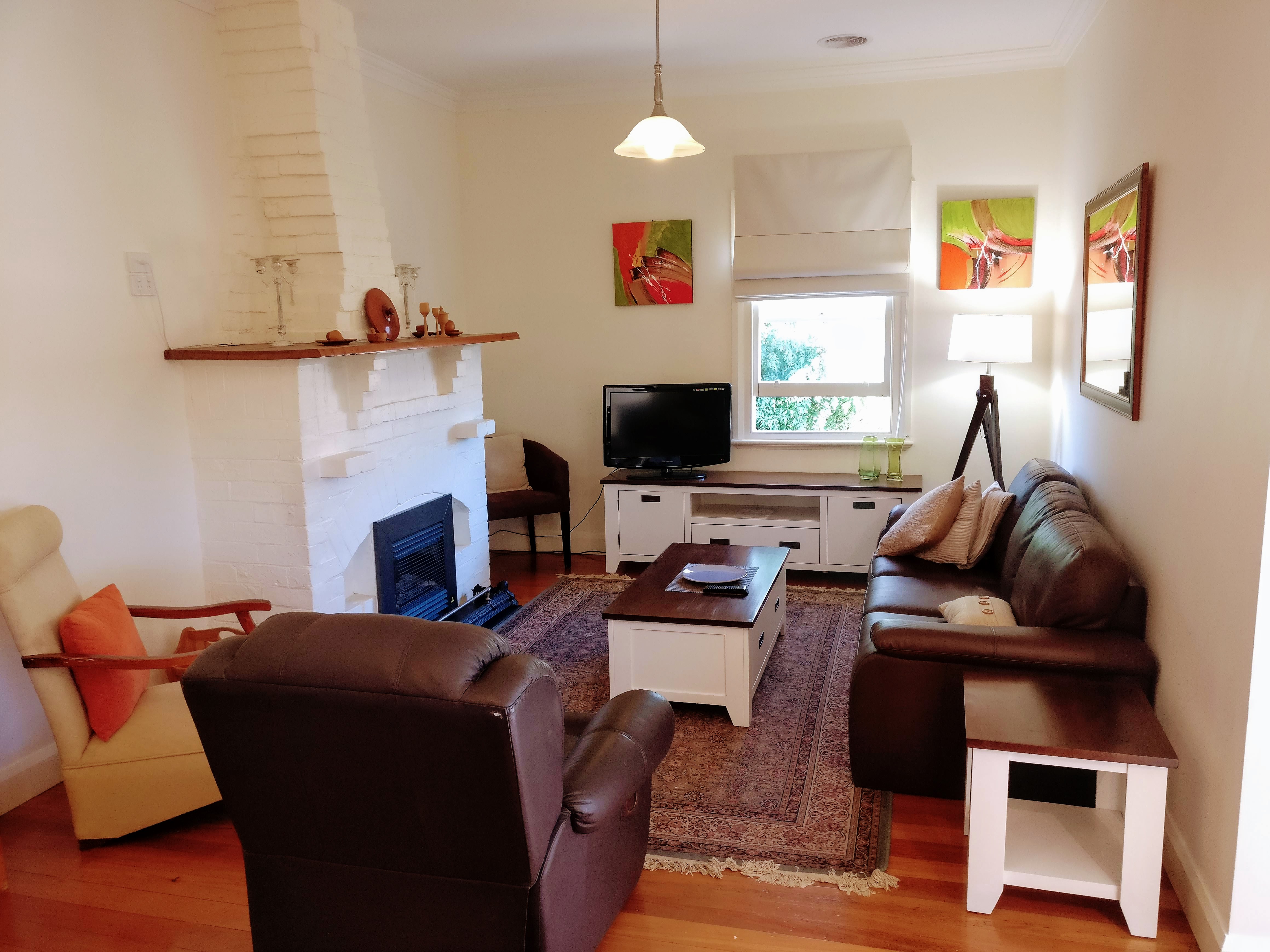 Spacious and comfortable living area Castlemaine Boutique Accommodation