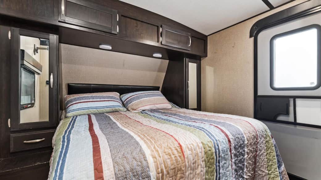 30' Camper Bedroom View 30' Camper Bedroom View