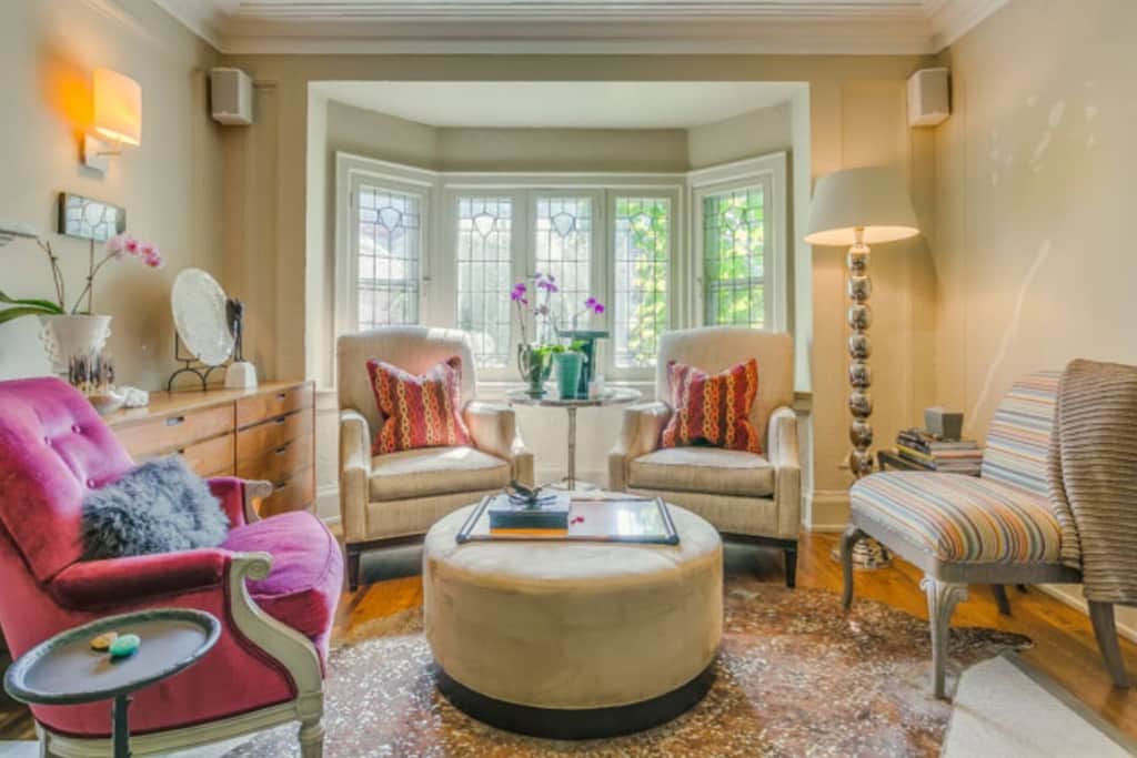 1 Luxury Toronto Home Living Room