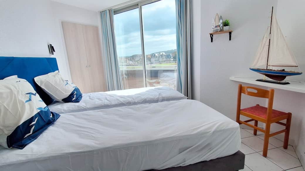 Chambre avec 2 lits