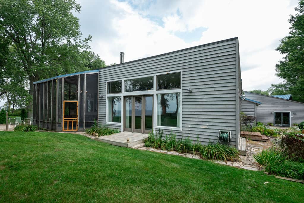 3 Main home Exterior Lakeside 1 of 2