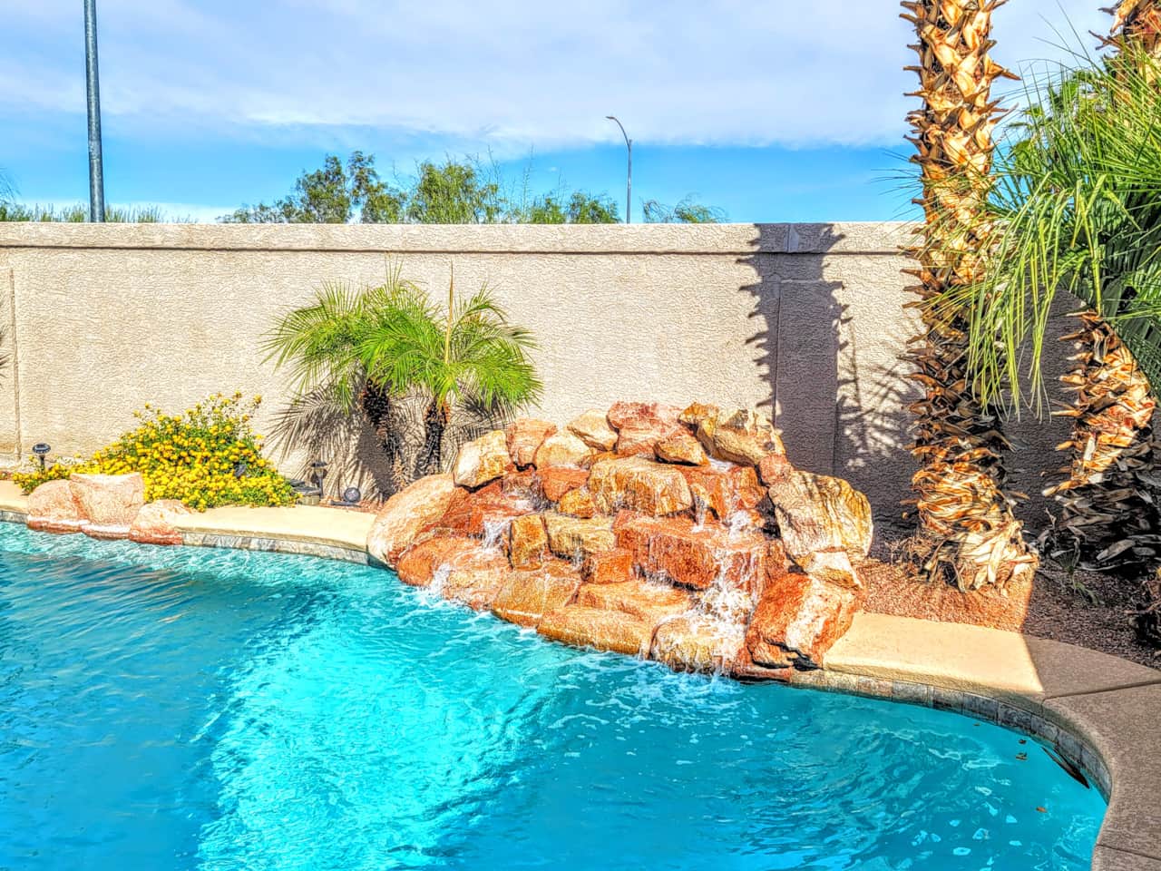 Exterior Pool Minifall 