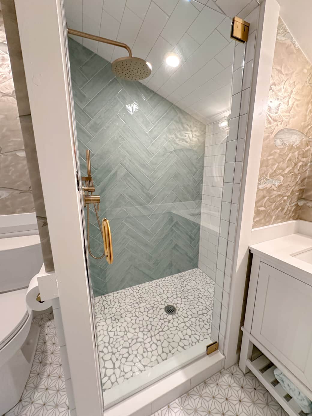 Shower (1st floor bathroom)