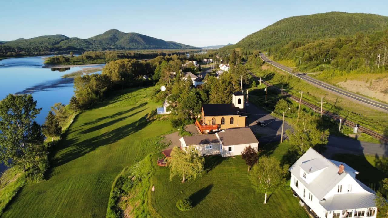 Arial view of Island View Cottage