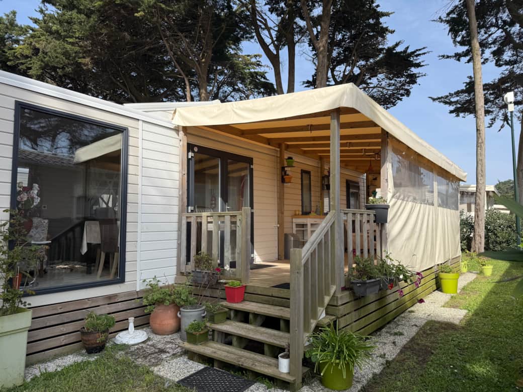 Grand mobilhome vue mer