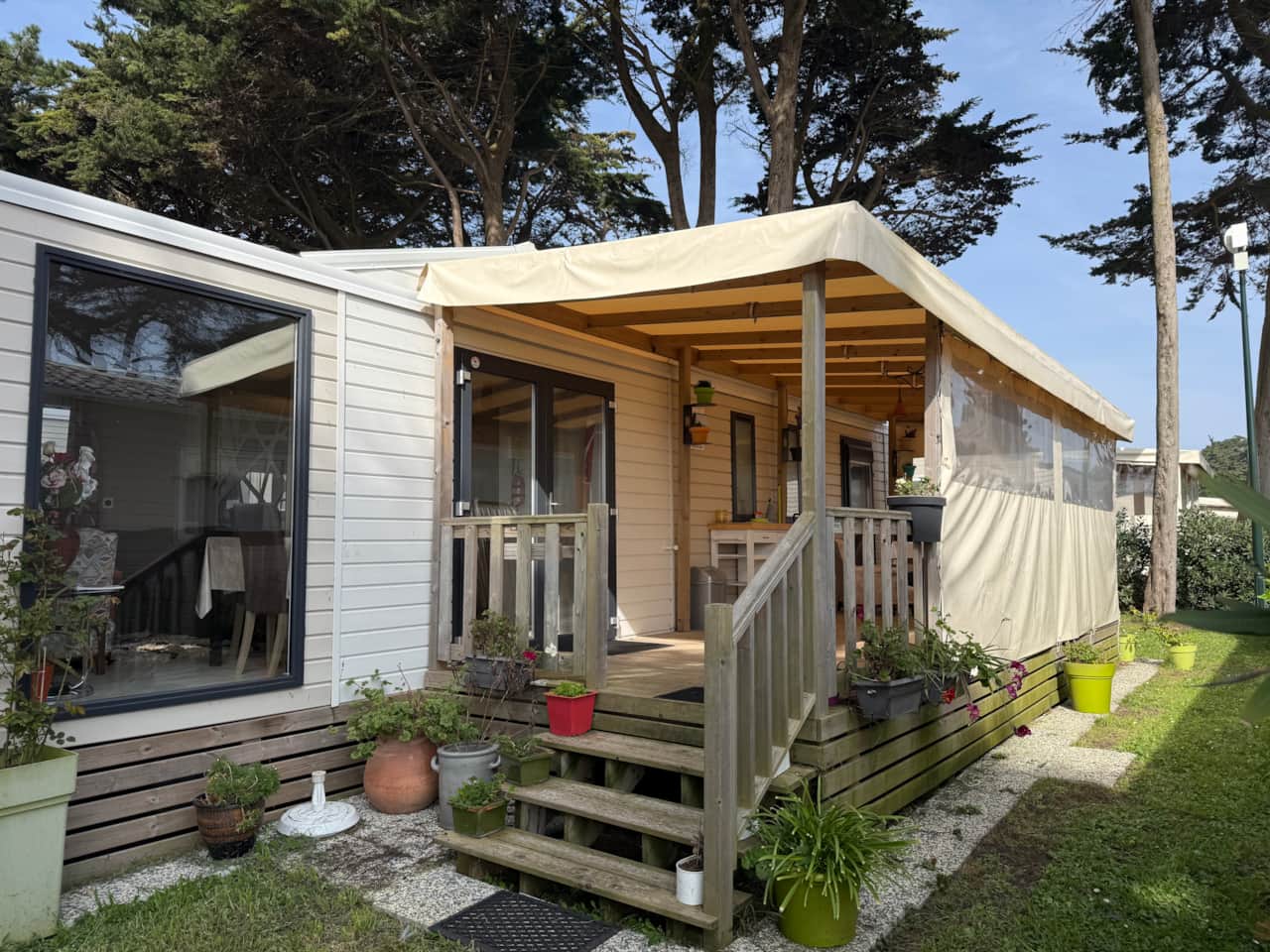 Grand mobilhome vue mer