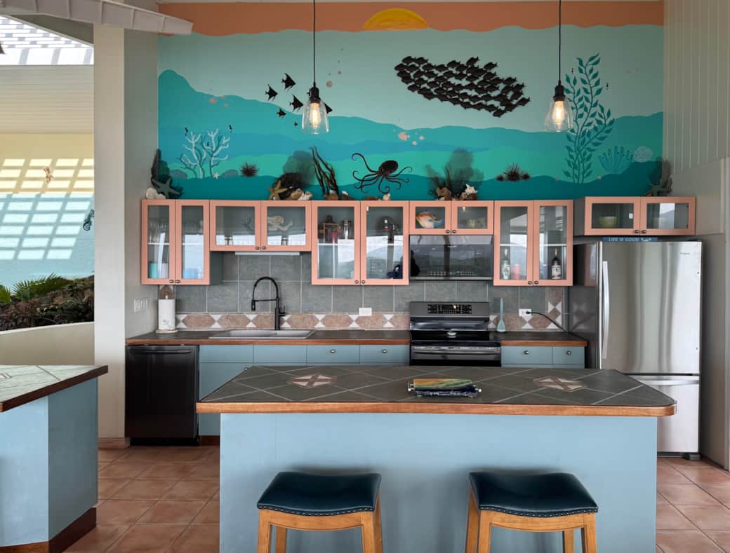 02 - Kitchen - Straight On Main