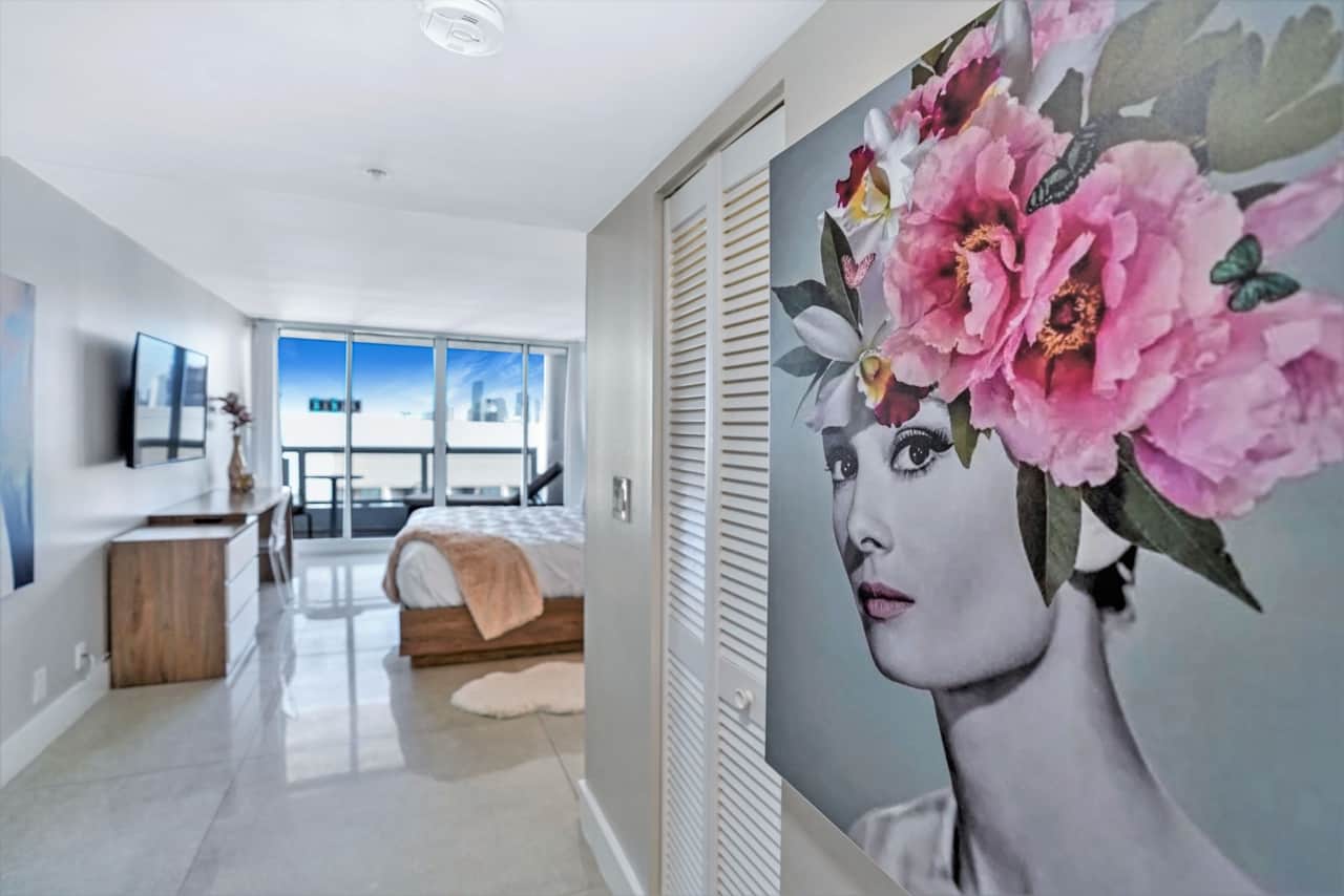 Champagne & Ice! (3 bedroom condo)