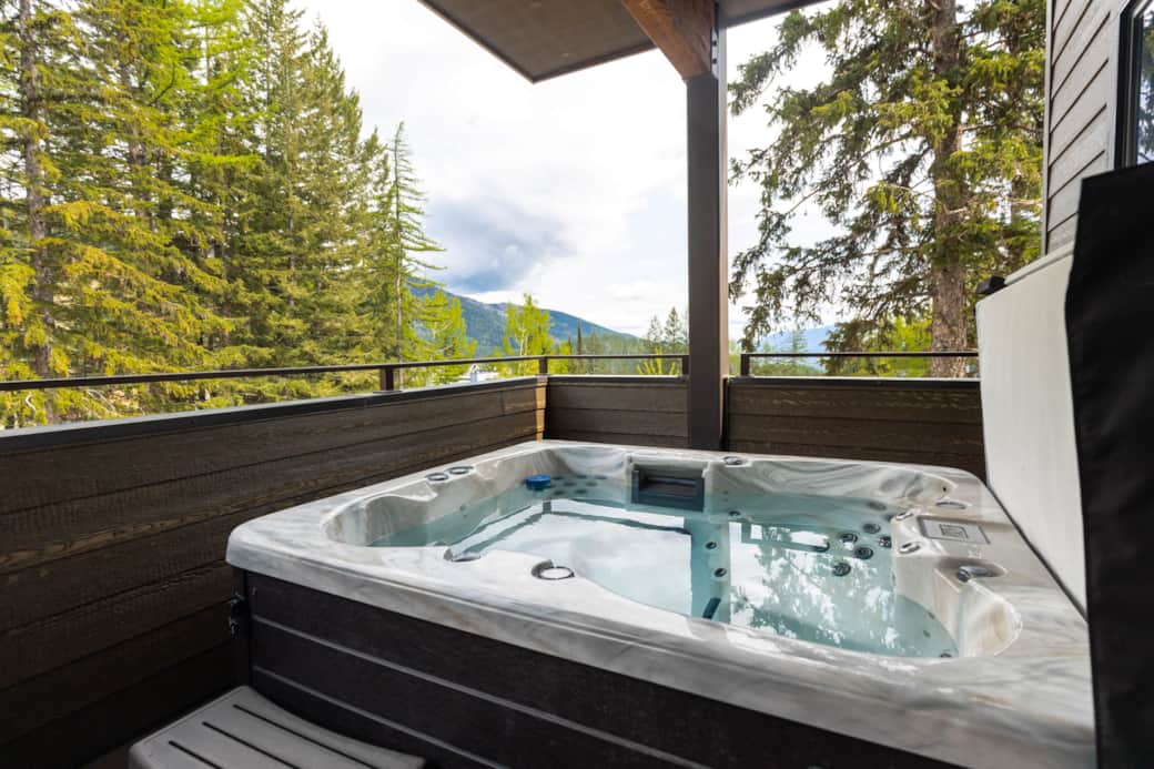 Hot Tub with Views of Glacier National Park