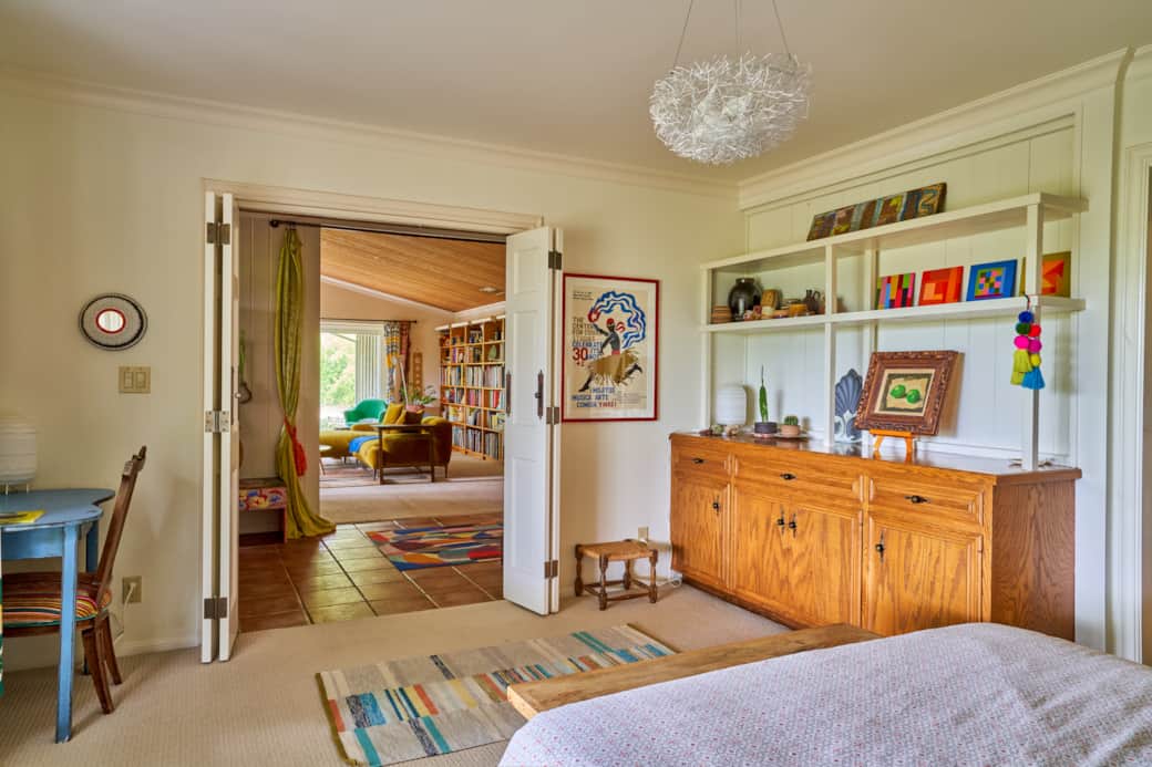 ojai ranch home guest bedroom 1 with queen bed and twin trundle, organic mattresses and sheets