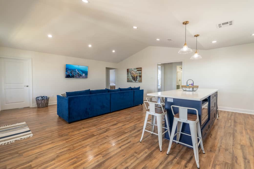 Living Room / Kitchen