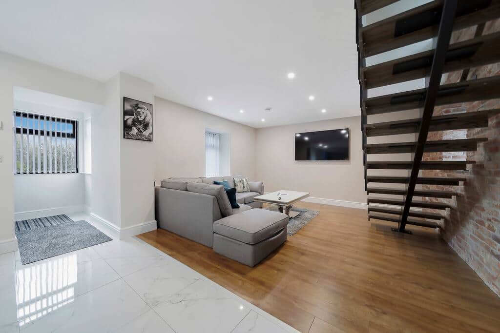 Living room/Stairs 