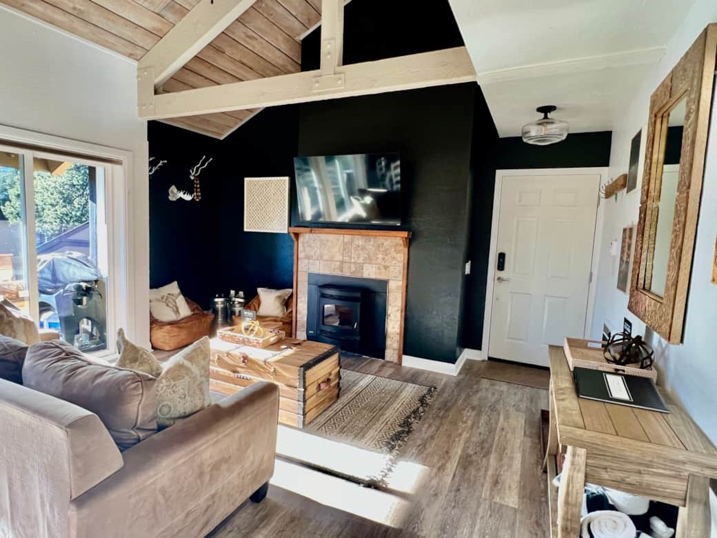 Living Room: Pellet Fireplace and Smart TV