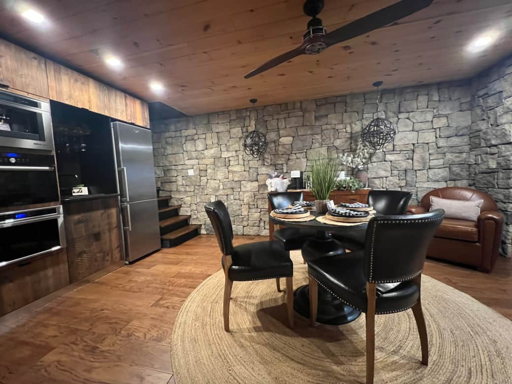 Kitchenette and Dining Open Concept 