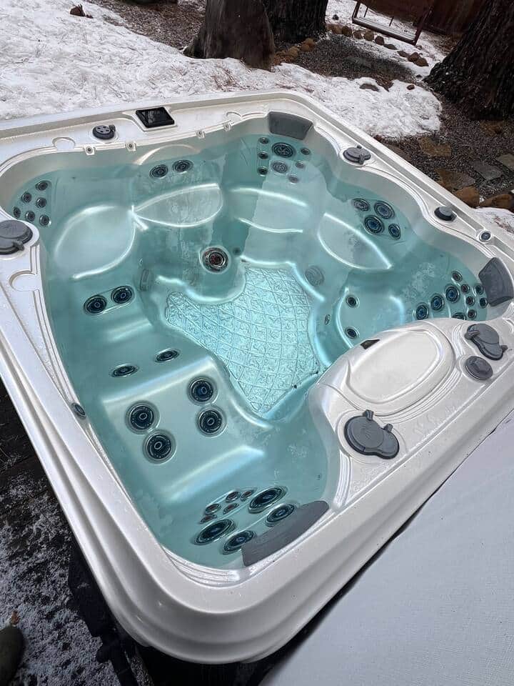 Significant jets in our new Hot Tub. Significant jets in our new Hot Tub.