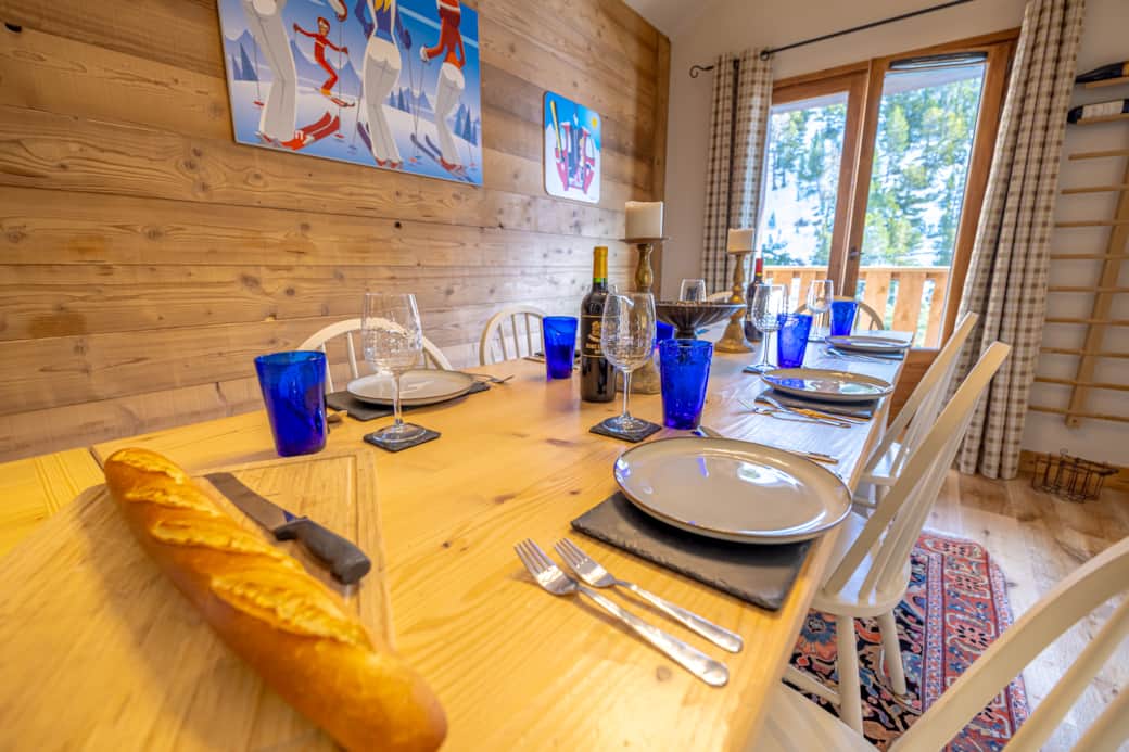 Dining room seats 10