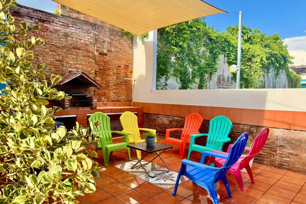 Shared BBQ Courtyard for up to 6 guest.