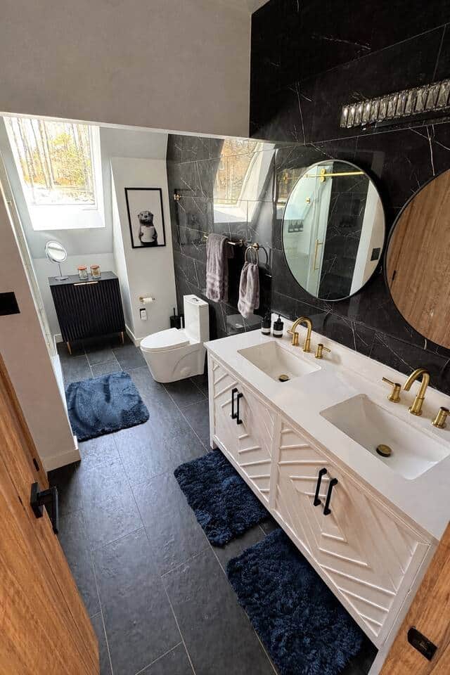 Modern and elegance meet - our bathrooms are complete with soaps, conditioners, gels and lotions. You can also leave the hair dryer behind as we provide one for your convenience. We also have both Q-tips and Cotton Balls for your use.