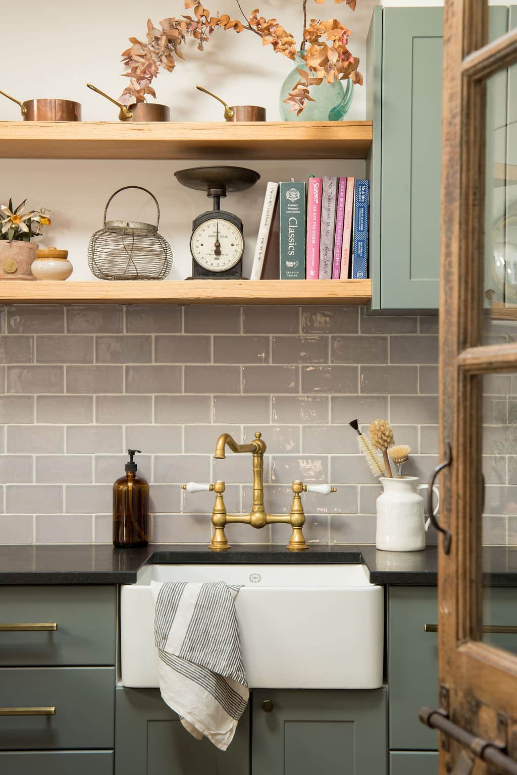 Fireclay butlers sink in the kitchen at Raffah House. Lydia Wilson Photography