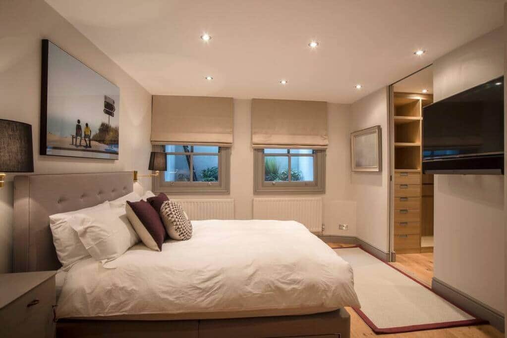 Master Bed - Flat 1 Master Bed - Flat 1