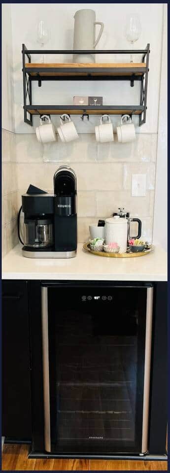 Coffee pods and drip options available.
