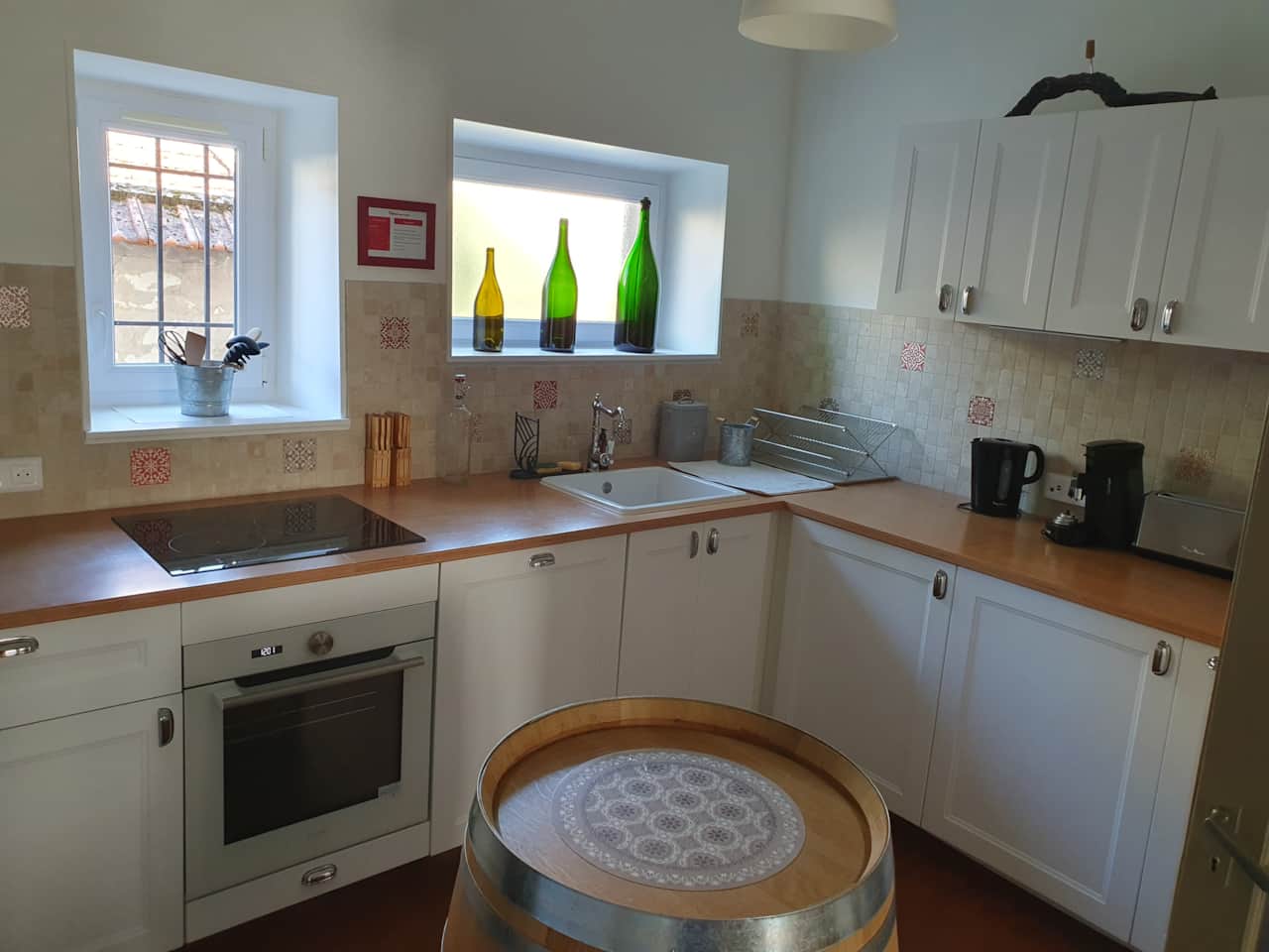 Equipped kitchen : microwave, oven, induction hob and dishwasher