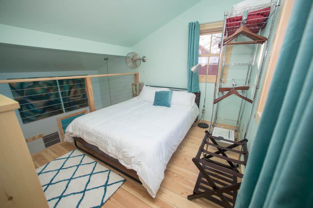 Welcome to River House, across from the Winooski Falls! Welcome to River House, across from the Winooski Falls!