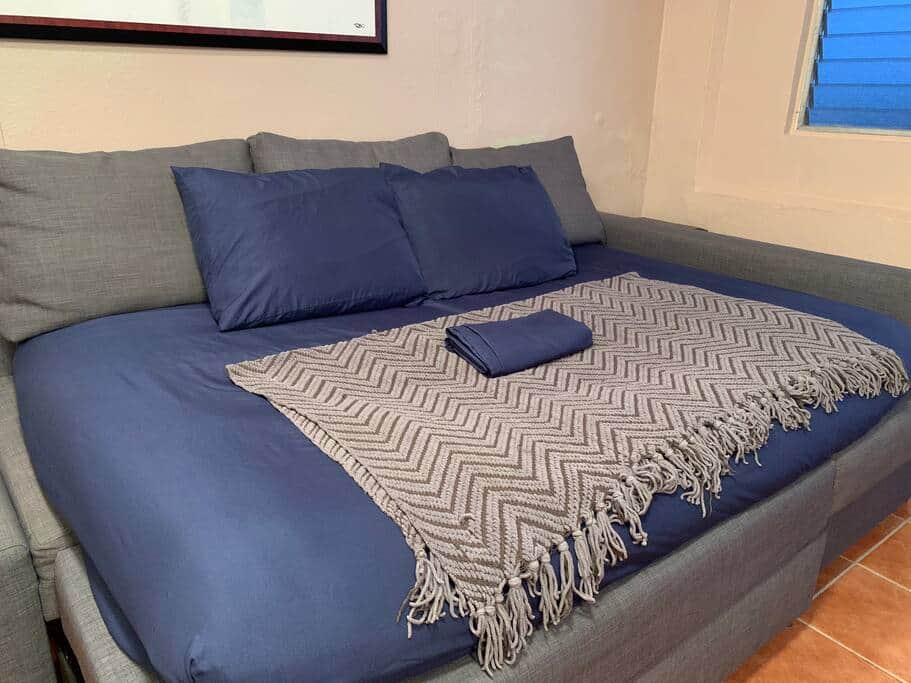 Full size day bed