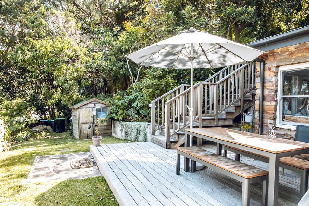 Entertaining area - dining table and bbq