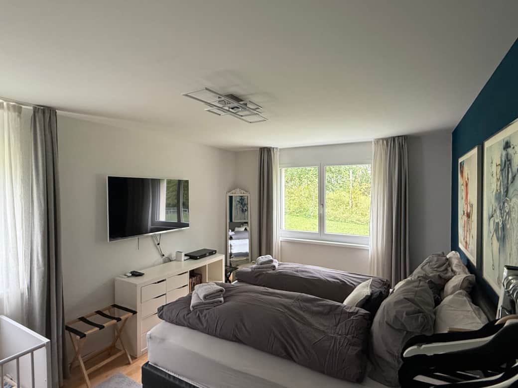 Schlafzimmer 1
