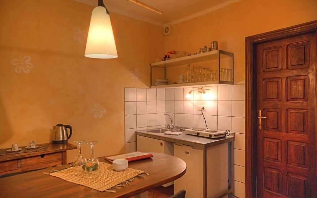 1 Hawaii Kitchen
