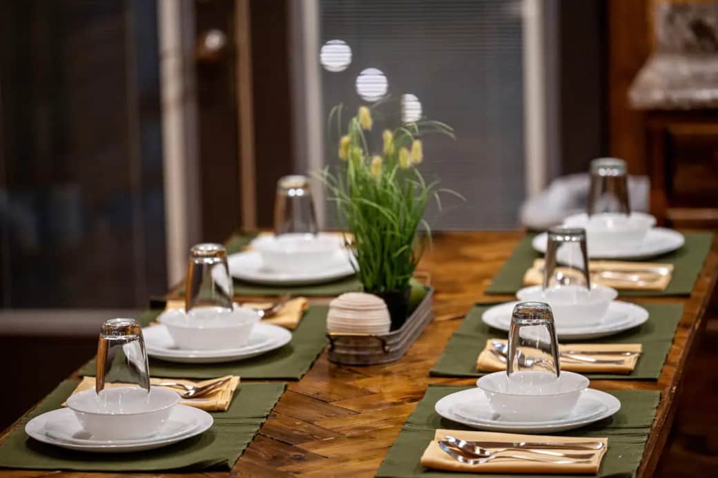 Place settings for 10 indoors or outdoors. Bring everyone around the table for great times and good 