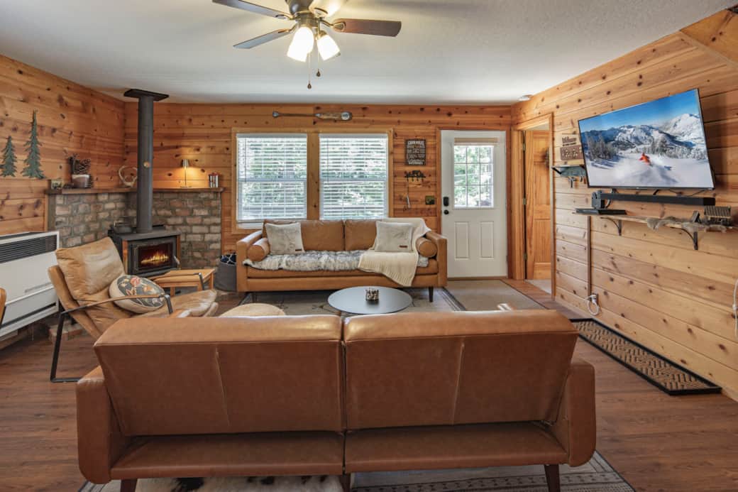 Living and Entrance Living and Entrance